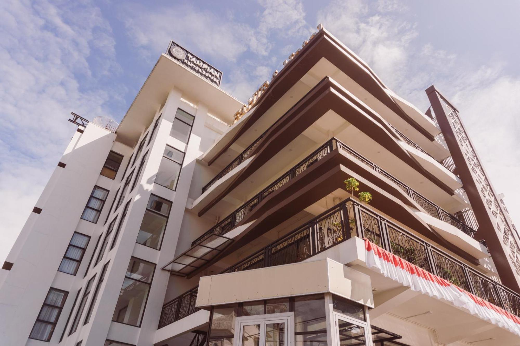 Fahira Hotel Syariah Bukittinggi Exterior foto