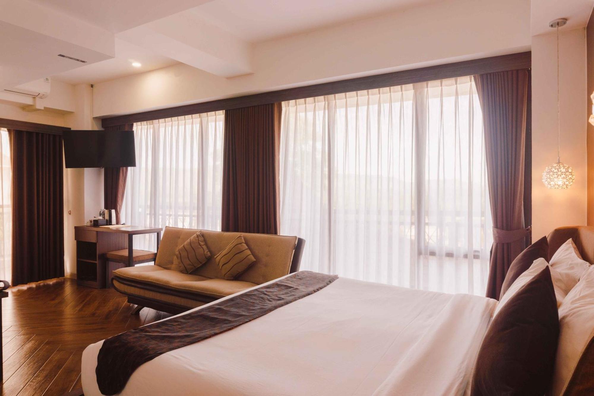 Fahira Hotel Syariah Bukittinggi Exterior foto