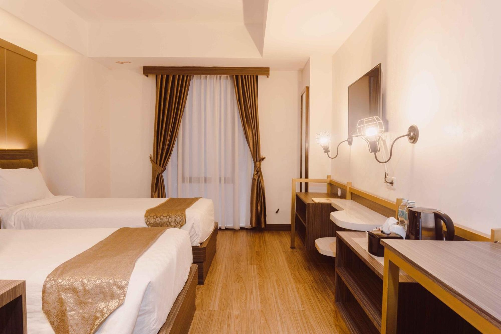 Fahira Hotel Syariah Bukittinggi Exterior foto